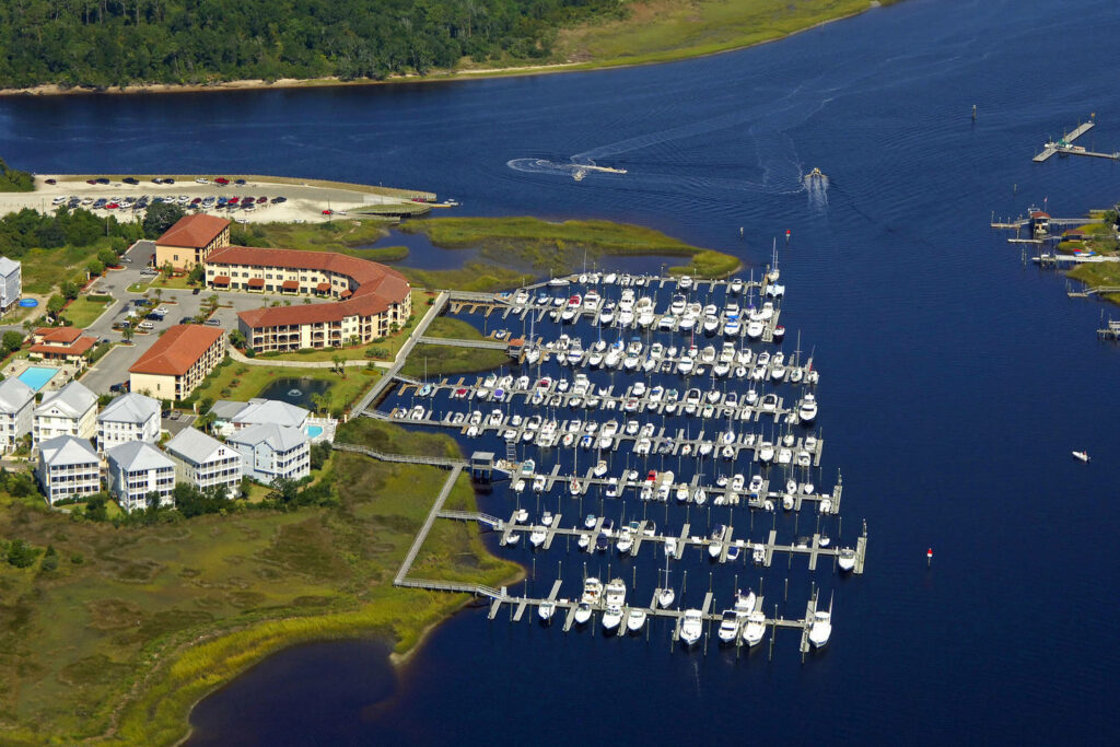 Waterfronte Villas & Yacht Club